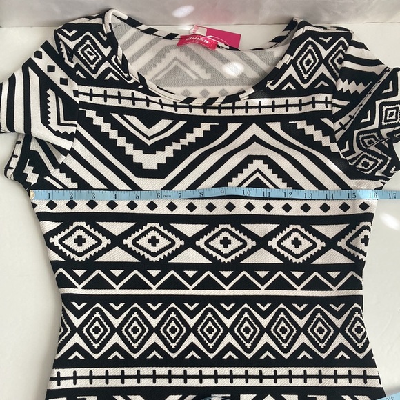 Shasa Geometric Print Open Waist Bodycon Dress Size Large (Juniors) - Picture 6 of 11